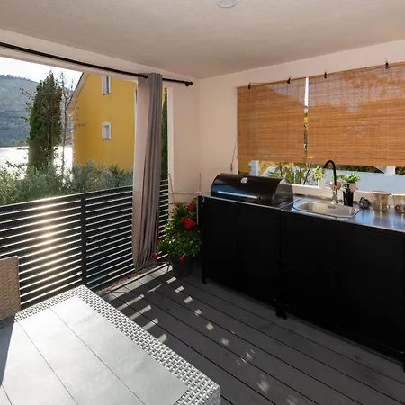 Kemp Mobilna Kucica Emma, Kamp Vala Grebaštica