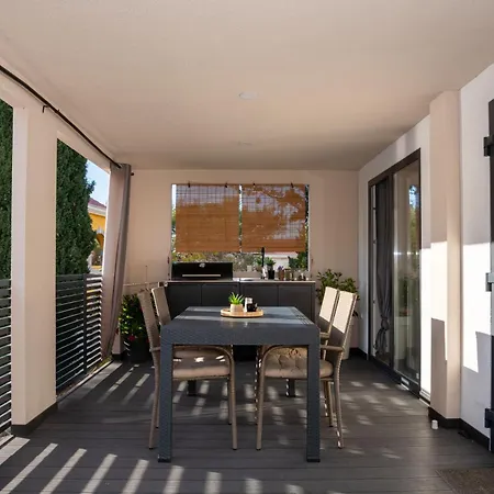 Mobilna Kucica Emma, Kamp Vala *