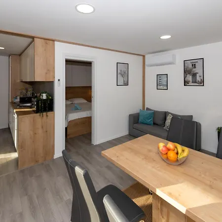 Campingplatz Mobilna Kucica Emma, Kamp Vala