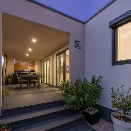 Campingplatz Mobilna Kucica Emma, Kamp Vala Grebaštica