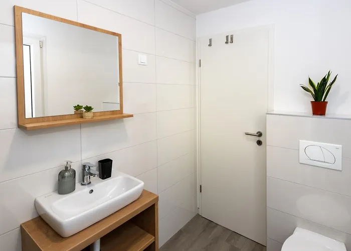 Mobilna Kucica Emma, Kamp Vala * Grebaštica