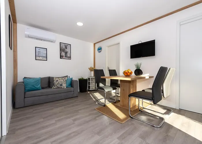 Mobilna Kucica Emma, Kamp Vala *