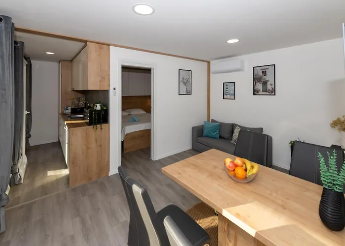 Camping Mobilna Kucica Emma, Kamp Vala