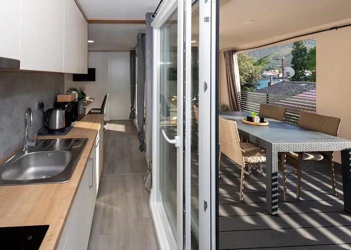 Mobilna Kucica Emma, Kamp Vala *