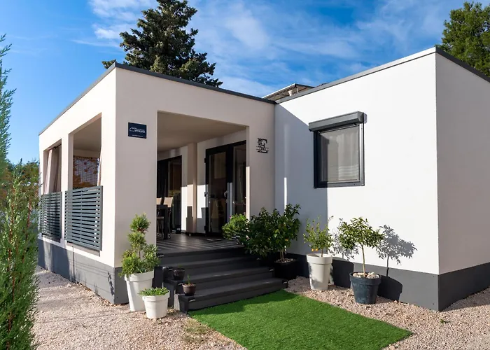 Kemp Mobilna Kucica Emma, Kamp Vala Grebaštica