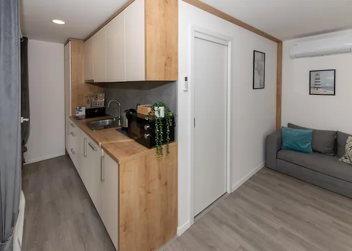 Mobilna Kucica Emma, Kamp Vala * Grebaštica